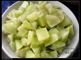 豆豉鲮鱼炒莴笋的做法步骤：1