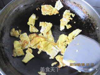 鸡蛋木耳炒韭菜的做法步骤：5