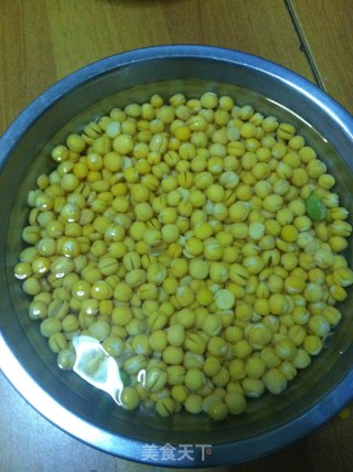 宫廷美食---豌豆黄的做法步骤：1