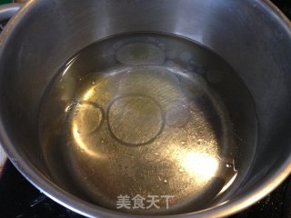 意式青酱海鲜面的做法步骤：2