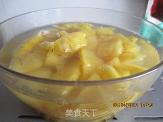 削菠萝的做法步骤：13