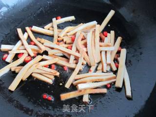 蚝油韭黄炒香干的做法步骤：6