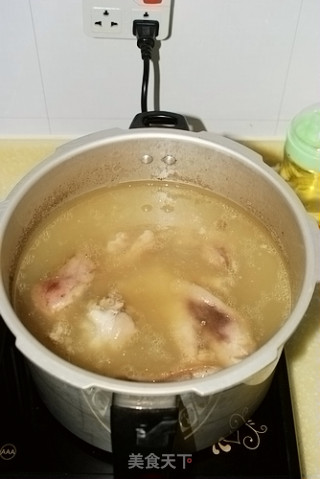 猪蹄二吃：猪蹄汤+猪蹄冻的做法步骤：5