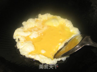 鸡蛋炒豆苗的做法步骤：6