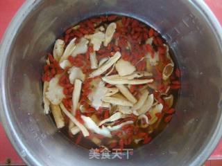 百合沙参乌鸡汤的做法步骤：3