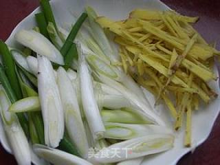 葱爆羊肉的做法步骤：2