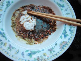 香芹炒牛肉的做法步骤：3