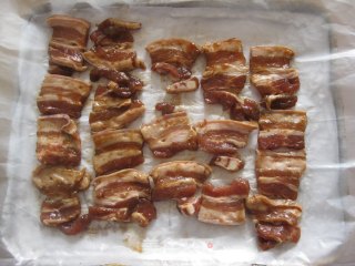 烤五花肉的做法步骤：1