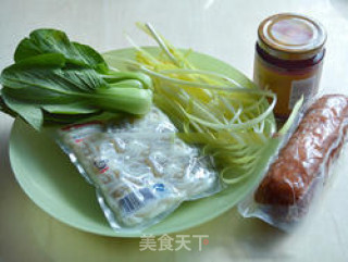辣酱炒乌冬的做法步骤：1