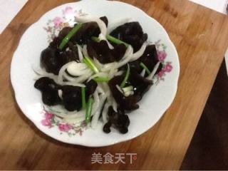 洋葱拌木耳的做法步骤：7