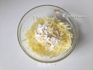 葱油洋芋擦擦的做法步骤：5