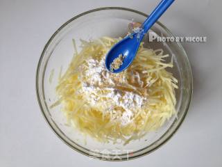 葱油洋芋擦擦的做法步骤：6