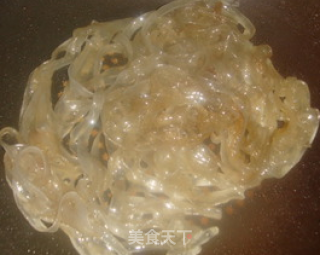 东北家常菜——芹菜炒粉的做法步骤：4