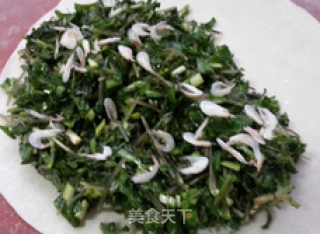 荠菜月牙煎饼的做法步骤：2