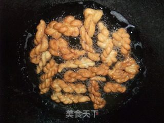 鸡蛋小麻花的做法步骤：4