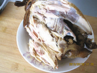 蒜苔凉拌手斯鸡肉的做法步骤：2