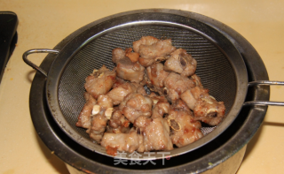 糖醋排骨的做法步骤：3