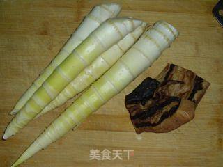 酱肉蒸春笋的做法步骤：1