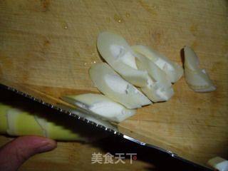 酱肉蒸春笋的做法步骤：2