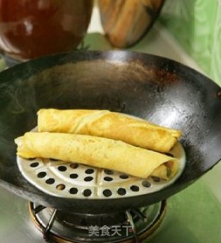 葱香鸡蛋卷的做法步骤：5