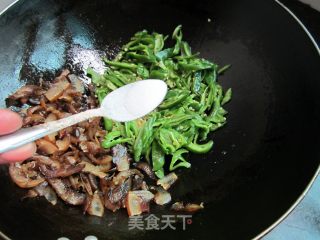 小炒猪脸皮肉的做法步骤：6