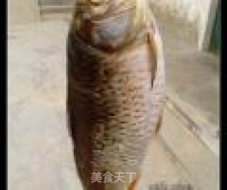 红烧鲤鱼的做法步骤：1