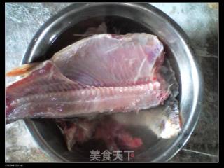 红烧鲤鱼的做法步骤：2