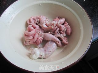 辣炒生肠的做法步骤：1