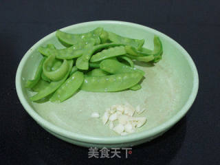 【清炒荷兰豆】的做法步骤：2