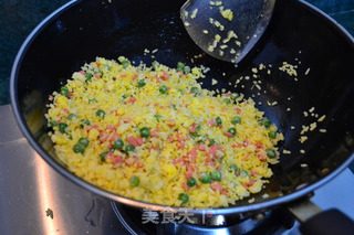 中华小当家——【黄金蛋炒饭】的做法步骤：9