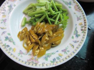酸辣牛肉的做法步骤：2