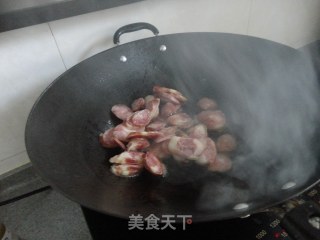 腊肠炒芹菜的做法步骤：7