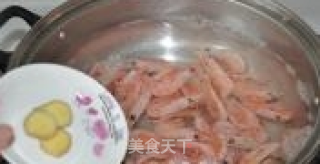 白灼北极虾的做法步骤：3