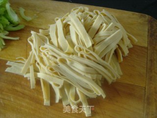 白菜炖豆腐丝的做法步骤：4