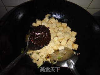麻辣豆腐的做法步骤：1