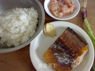 熏鱼鸡肉炒饭的做法步骤：1