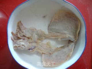 墨鱼香菇蒸鸡的做法步骤：1