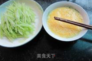 莴笋炒蛋的做法步骤：3