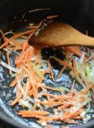肉丝炒拉皮的做法步骤：7