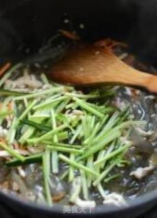肉丝炒拉皮的做法步骤：9