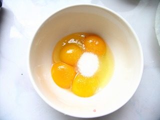 快乐是甜蜜的味道——蓝莓无水夹心小蛋糕的做法步骤：4
