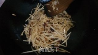 腊肉炒竹笋丝的做法步骤：8