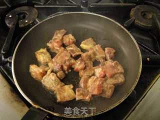 黑椒新西兰牛柳粒的做法步骤：4