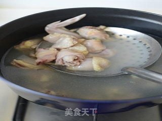 小鸡炖蘑菇的做法步骤：4
