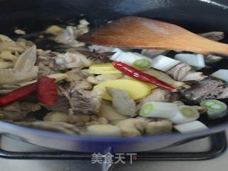 小鸡炖蘑菇的做法步骤：9