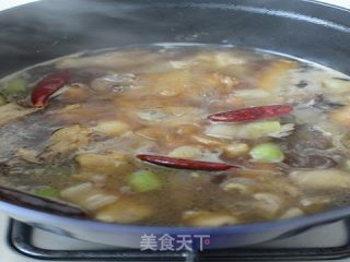 小鸡炖蘑菇的做法步骤：11