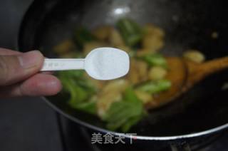 土豆炒青椒的做法步骤：9