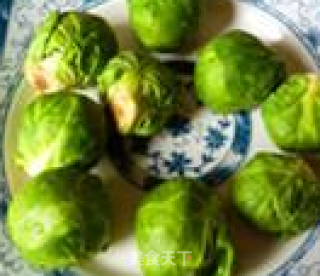 蒜蓉小甘蓝的做法步骤：1