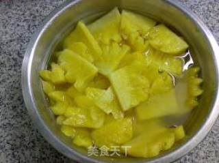 菠萝果冻的做法步骤：2