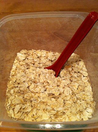 Muesli 瑞士果蔬燕麦片(冷）的做法步骤：2